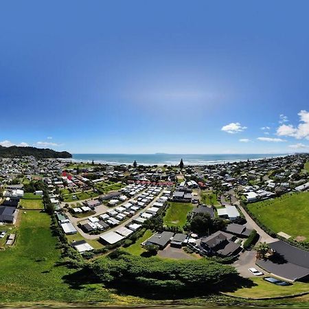 Another On Leo Waihi Exteriör bild